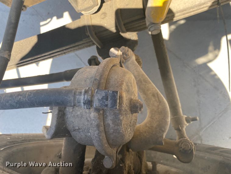 image for item DM4000 1990 International 9400  vacuum truck