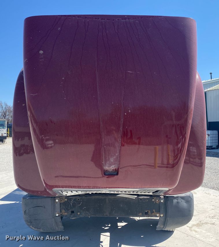 image for item DM4000 1990 International 9400  vacuum truck