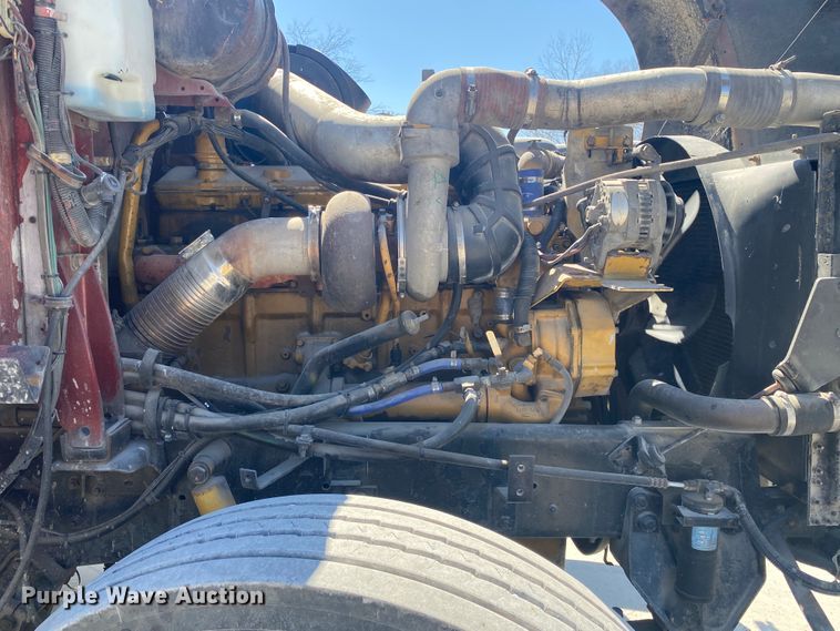 image for item DM4000 1990 International 9400  vacuum truck