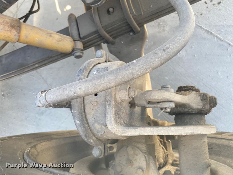 image for item DM4000 1990 International 9400  vacuum truck