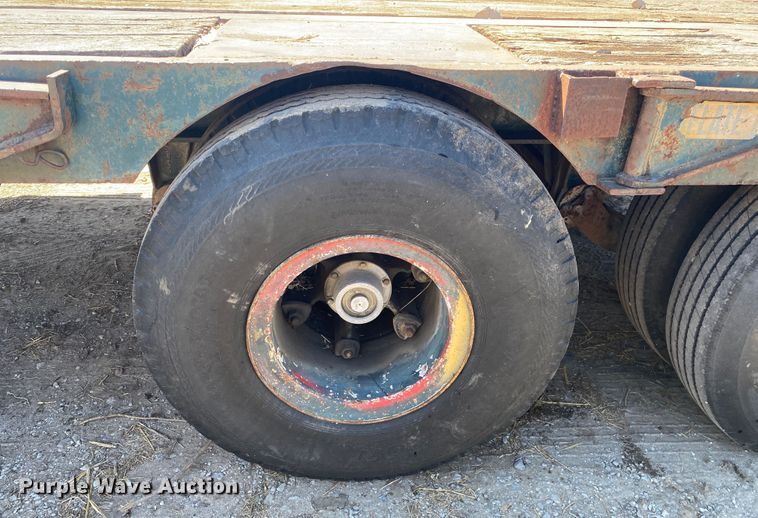 image for item DM4002 1970 Clark  extendable drop deck trailer