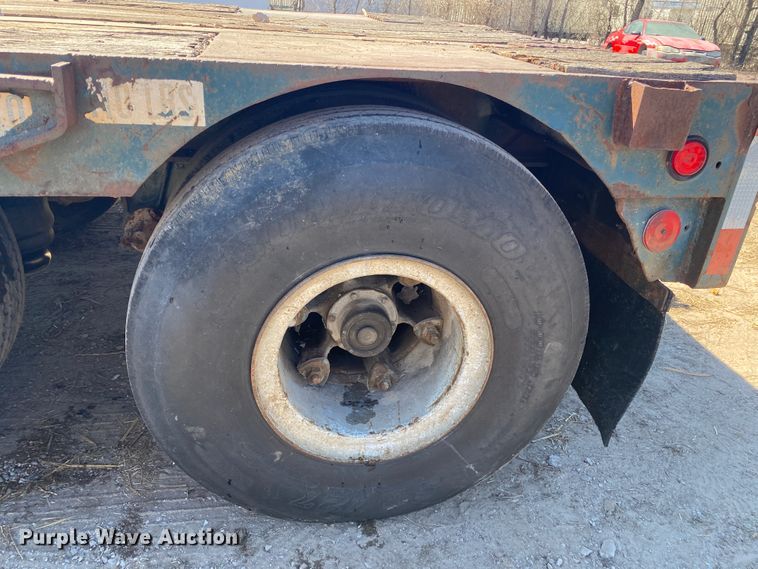 image for item DM4002 1970 Clark  extendable drop deck trailer