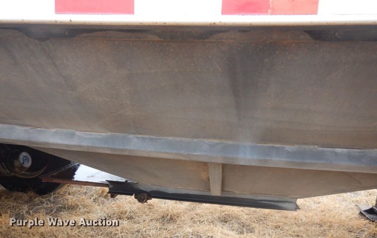 image for item DM5390 1998 Hawkeye  grain trailer