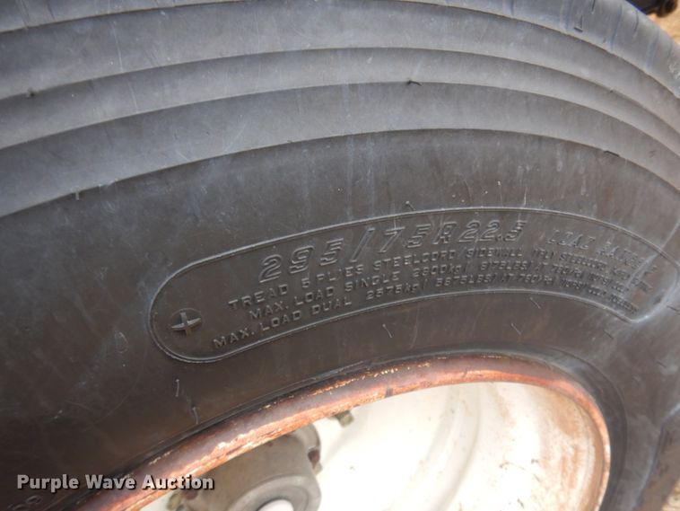 image for item DM5390 1998 Hawkeye  grain trailer