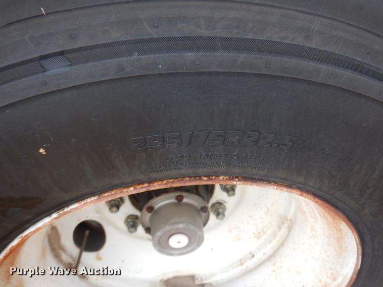 image for item DM5390 1998 Hawkeye  grain trailer