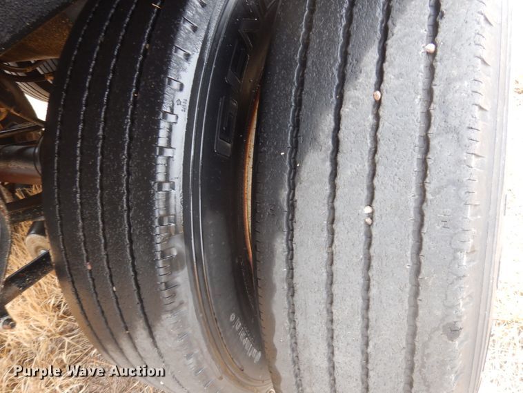 image for item DM5390 1998 Hawkeye  grain trailer