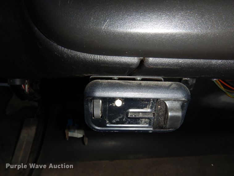 image for item DM5396 2003 Chevrolet C4500  dump truck