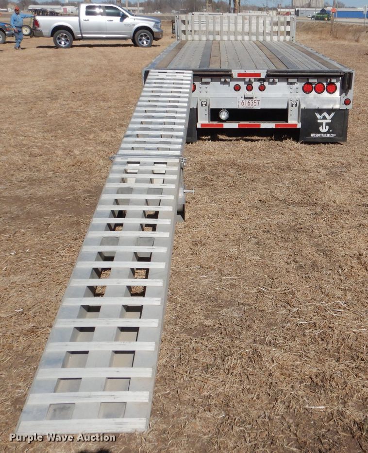 image for item DR0867 2004 Wilson CFD900  drop deck trailer