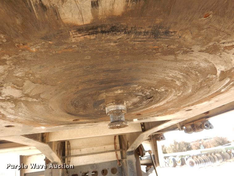 image for item DR0867 2004 Wilson CFD900  drop deck trailer