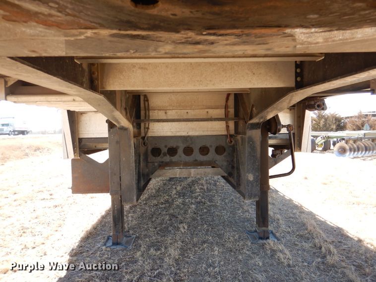 image for item DR0867 2004 Wilson CFD900  drop deck trailer