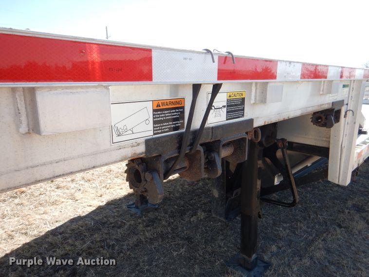 image for item DR0867 2004 Wilson CFD900  drop deck trailer