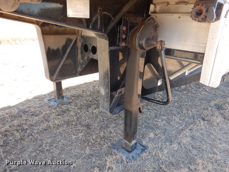 image for item DR0867 2004 Wilson CFD900  drop deck trailer