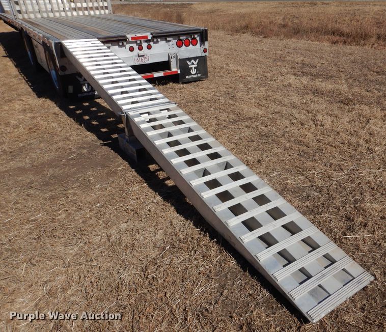image for item DR0867 2004 Wilson CFD900  drop deck trailer