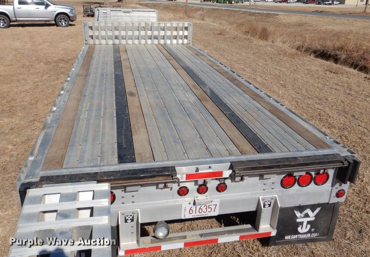 image for item DR0867 2004 Wilson CFD900  drop deck trailer