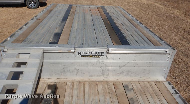 image for item DR0867 2004 Wilson CFD900  drop deck trailer