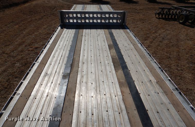 image for item DR0867 2004 Wilson CFD900  drop deck trailer