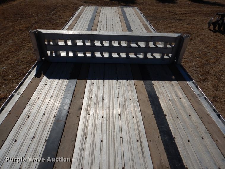 image for item DR0867 2004 Wilson CFD900  drop deck trailer