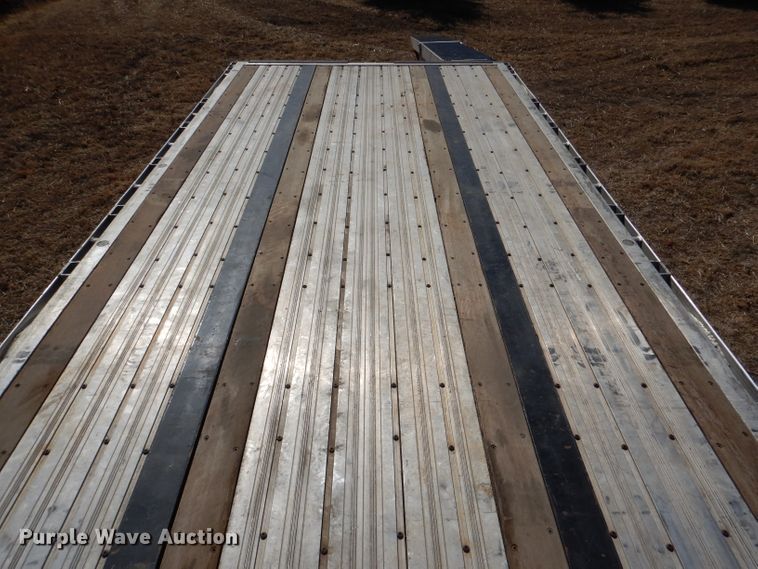 image for item DR0867 2004 Wilson CFD900  drop deck trailer