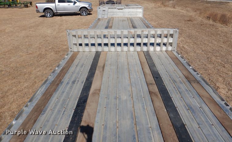 image for item DR0867 2004 Wilson CFD900  drop deck trailer