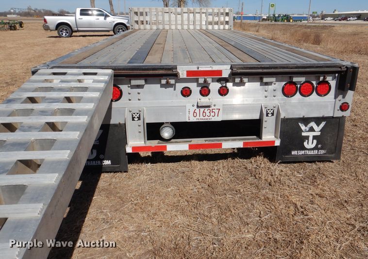 image for item DR0867 2004 Wilson CFD900  drop deck trailer