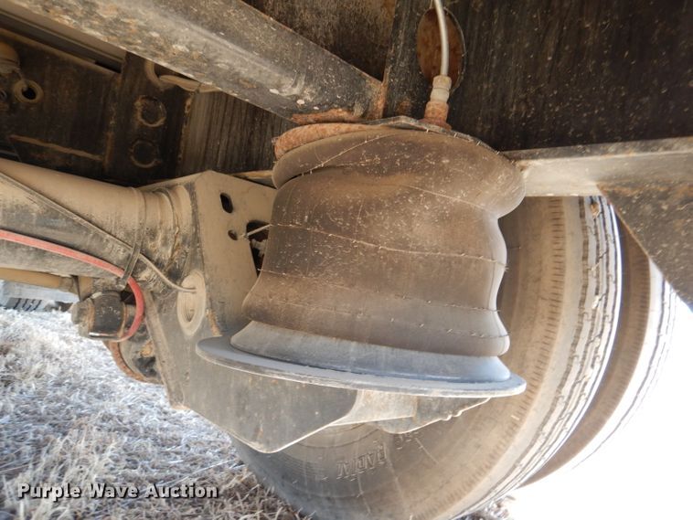 image for item DR0867 2004 Wilson CFD900  drop deck trailer