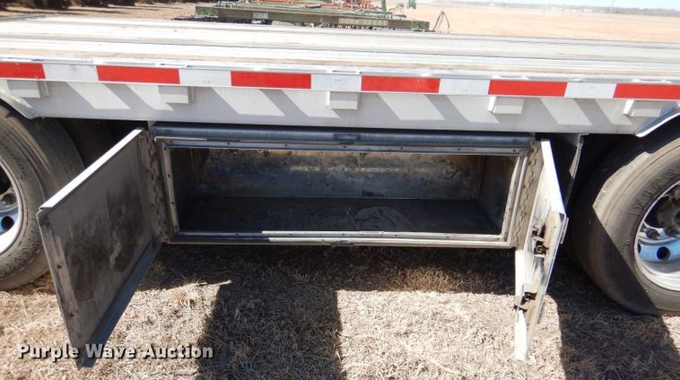 image for item DR0867 2004 Wilson CFD900  drop deck trailer
