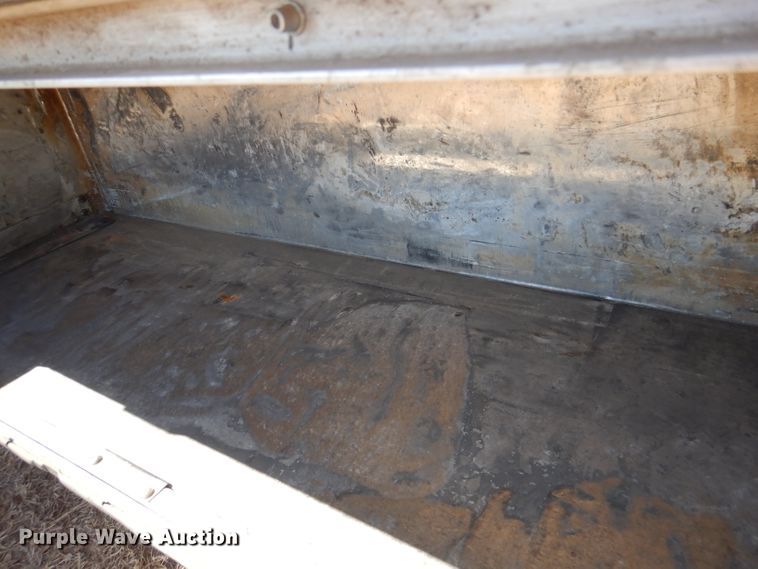 image for item DR0867 2004 Wilson CFD900  drop deck trailer