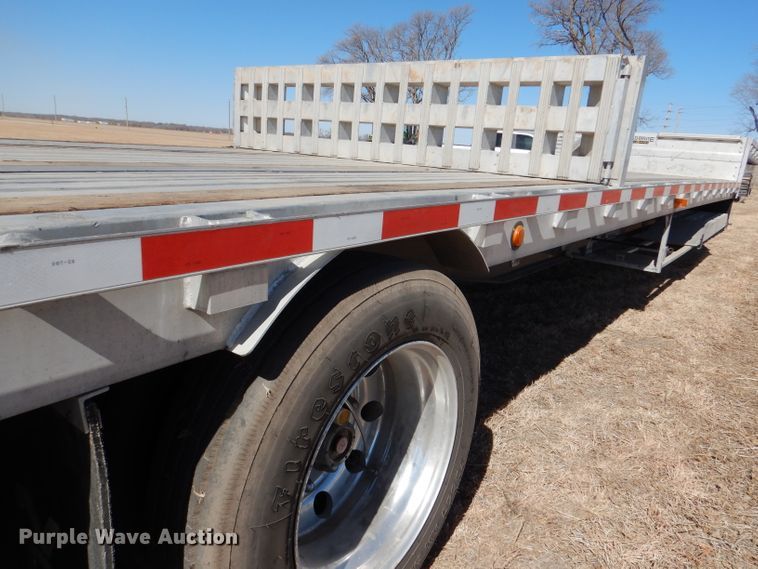 image for item DR0867 2004 Wilson CFD900  drop deck trailer