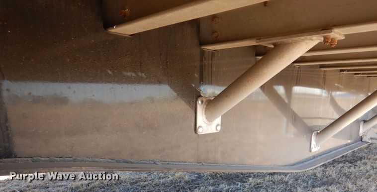 image for item DR0867 2004 Wilson CFD900  drop deck trailer