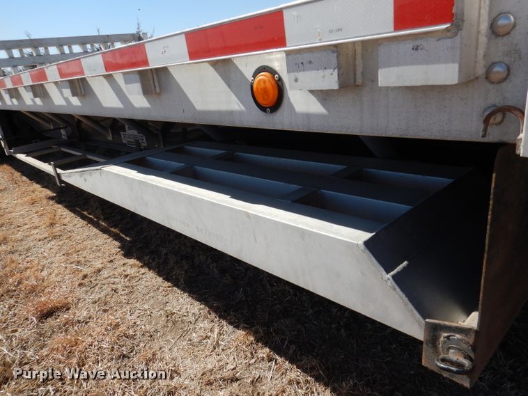 image for item DR0867 2004 Wilson CFD900  drop deck trailer
