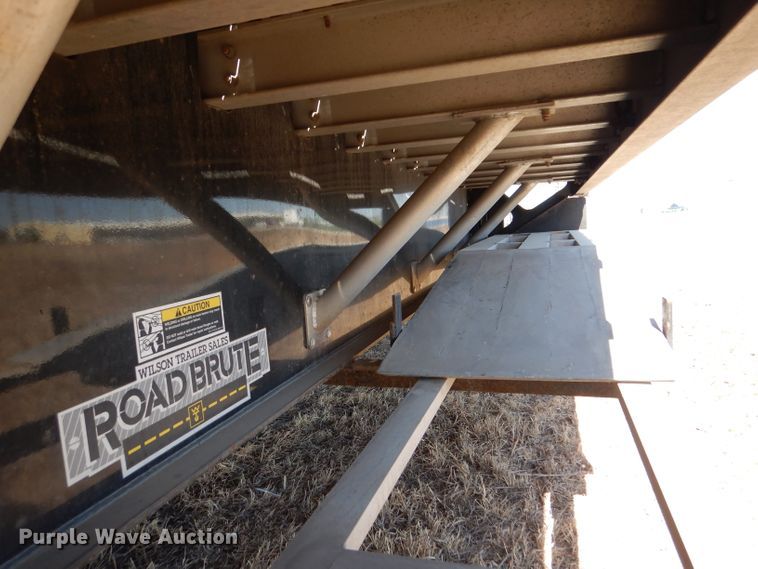 image for item DR0867 2004 Wilson CFD900  drop deck trailer