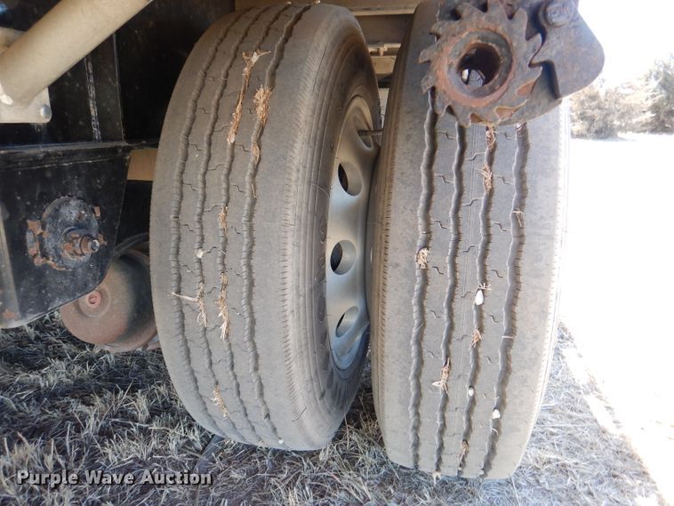 image for item DR0867 2004 Wilson CFD900  drop deck trailer