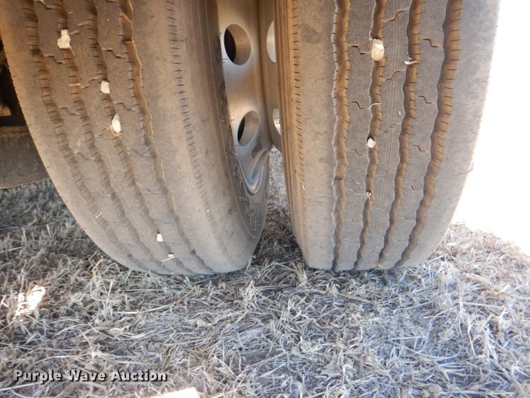 image for item DR0867 2004 Wilson CFD900  drop deck trailer