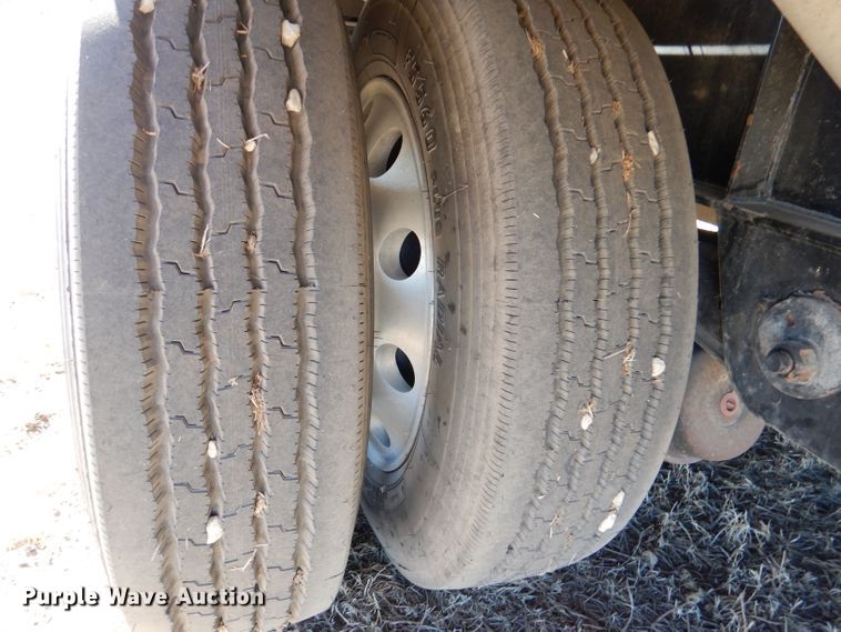 image for item DR0867 2004 Wilson CFD900  drop deck trailer