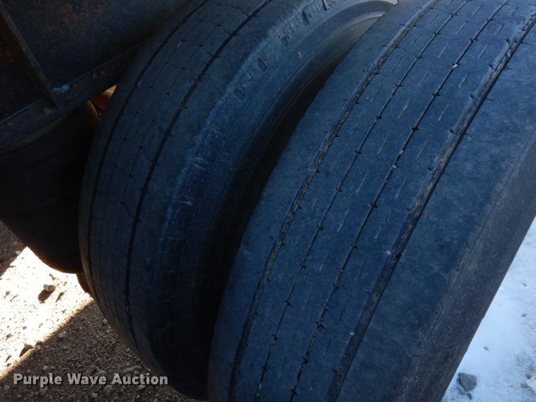 image for item DR1123 2000 Nu Van NVF-75102  side curtain trailer