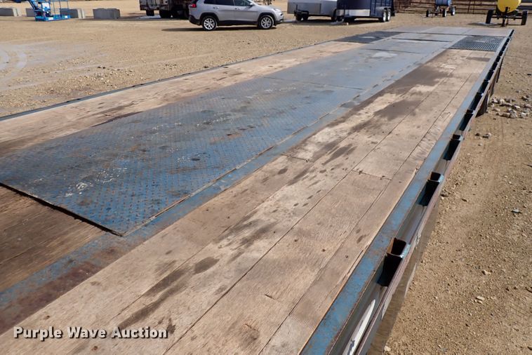 image for item DS7029 2004 Ledwell  drop deck trailer