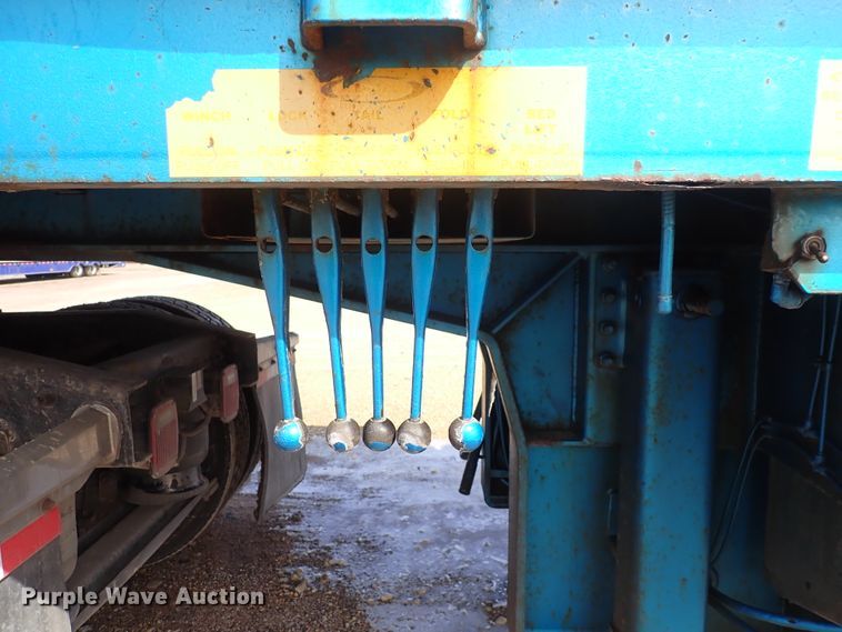 image for item DS7029 2004 Ledwell  drop deck trailer