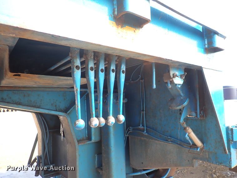 image for item DS7029 2004 Ledwell  drop deck trailer