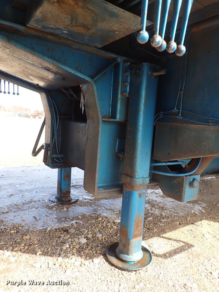 image for item DS7029 2004 Ledwell  drop deck trailer