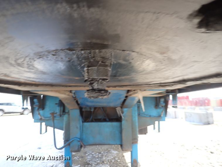 image for item DS7029 2004 Ledwell  drop deck trailer