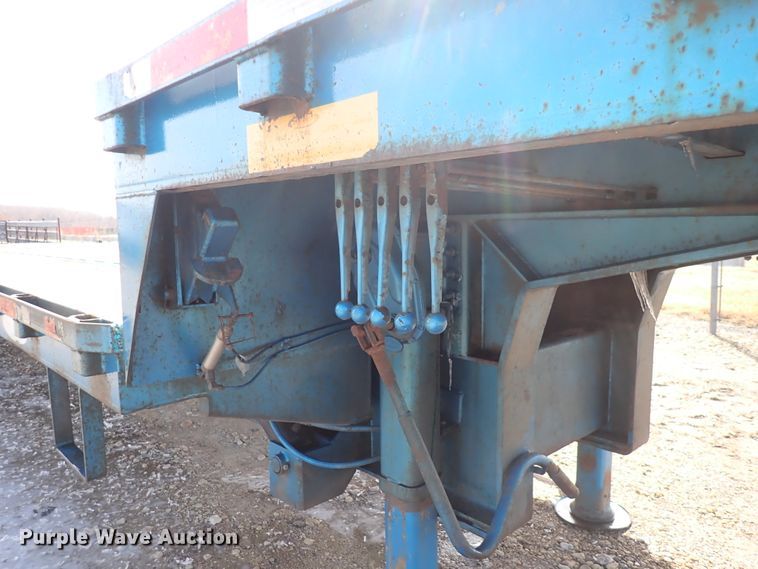 image for item DS7029 2004 Ledwell  drop deck trailer