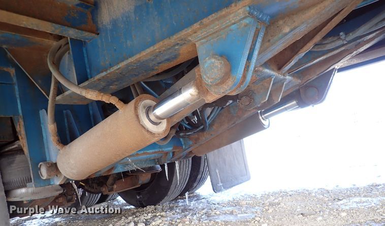 image for item DS7029 2004 Ledwell  drop deck trailer