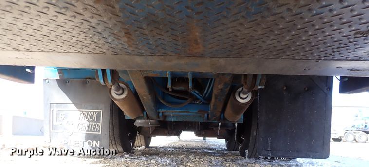 image for item DS7029 2004 Ledwell  drop deck trailer