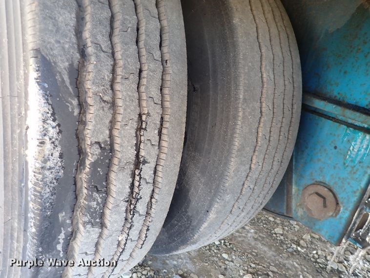 image for item DS7029 2004 Ledwell  drop deck trailer