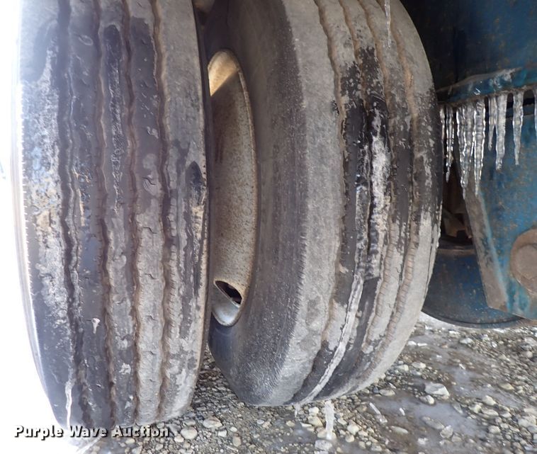 image for item DS7029 2004 Ledwell  drop deck trailer