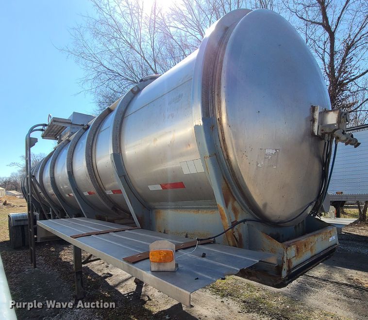 image for item IF9351 1969  Tank trailer