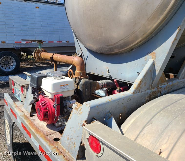 image for item IF9351 1969  Tank trailer