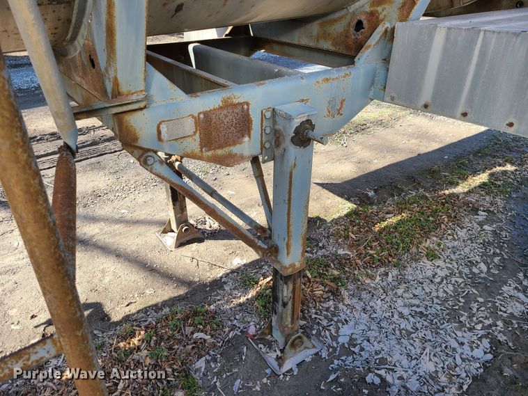 image for item IF9351 1969  Tank trailer