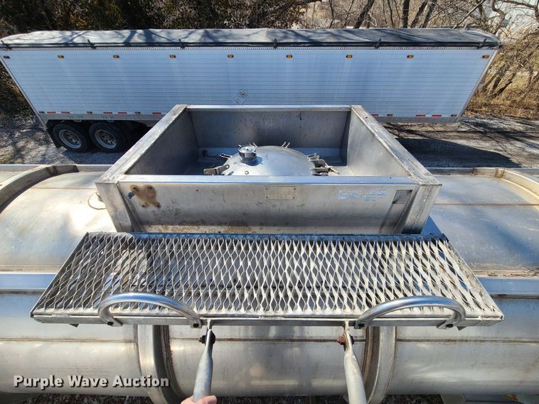 image for item IF9351 1969  Tank trailer