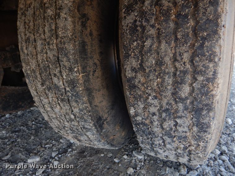 image for item IM9641 1997 Landoll  drop deck equipment trailer